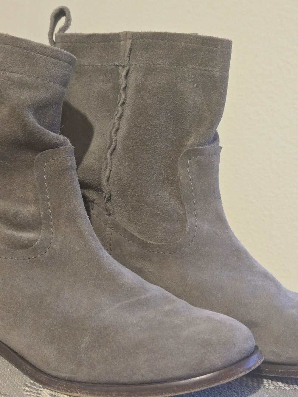Frye Taupe Gray Suede Ankle Slouch Booties Sz 7.5